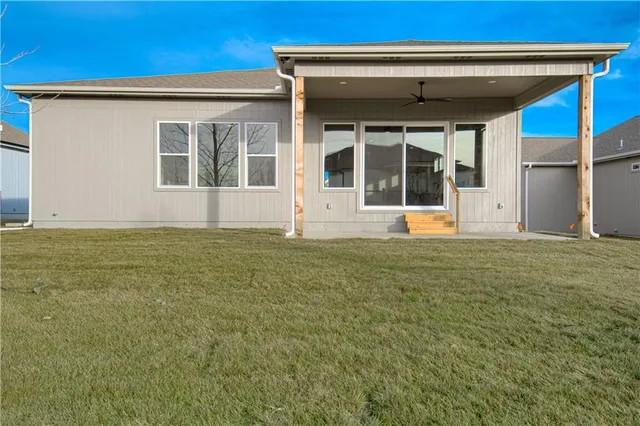 $623,830 | 4624 Southwest Robinson Drive, Lee's Summit, MO 64083