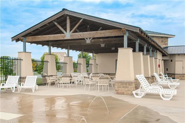 $623,830 | 4624 Southwest Robinson Drive, Lee's Summit, MO 64083