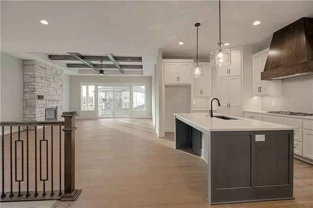 $623,830 | 4624 Southwest Robinson Drive, Lee's Summit, MO 64083