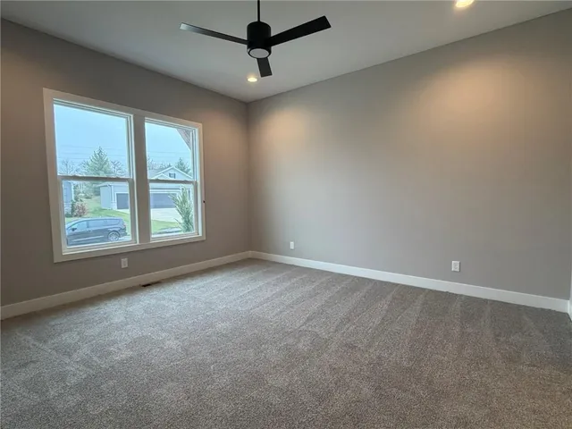 $623,830 | 4624 Southwest Robinson Drive, Lee's Summit, MO 64083