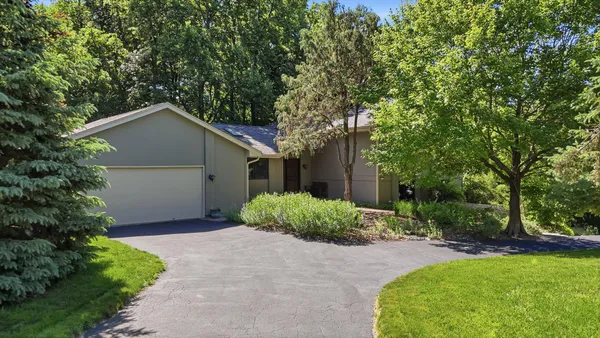 $525,000 | 3610 Evergreen Lane North, Plymouth, MN 55441