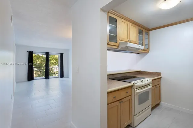 $199,900 | 3181 Southwest 13th Street, Unit 314, Miami, FL 33145