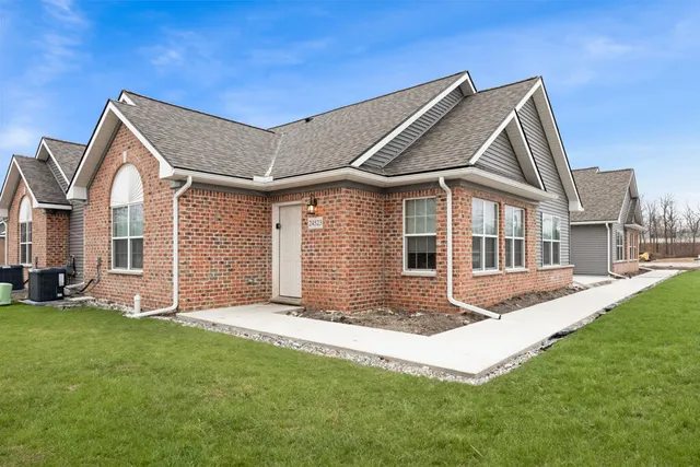 $2,400 | 11070 Brookwood Lane, Taylor, MI 48180