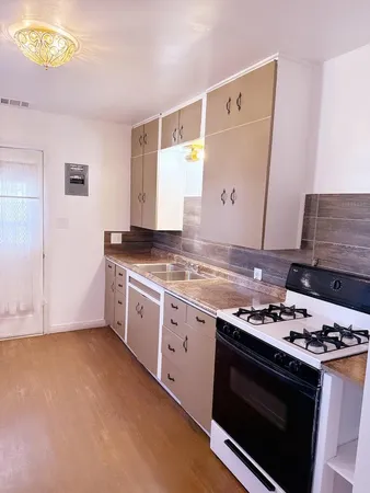 $98,000 | 202 East Roselawn Street, Plainview, TX 79072