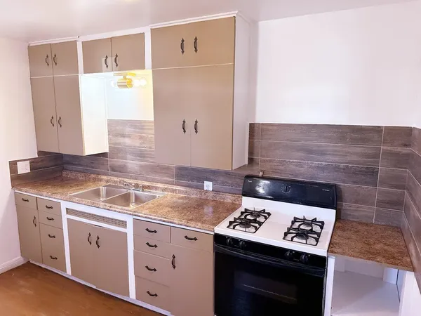 $98,000 | 202 East Roselawn Street, Plainview, TX 79072