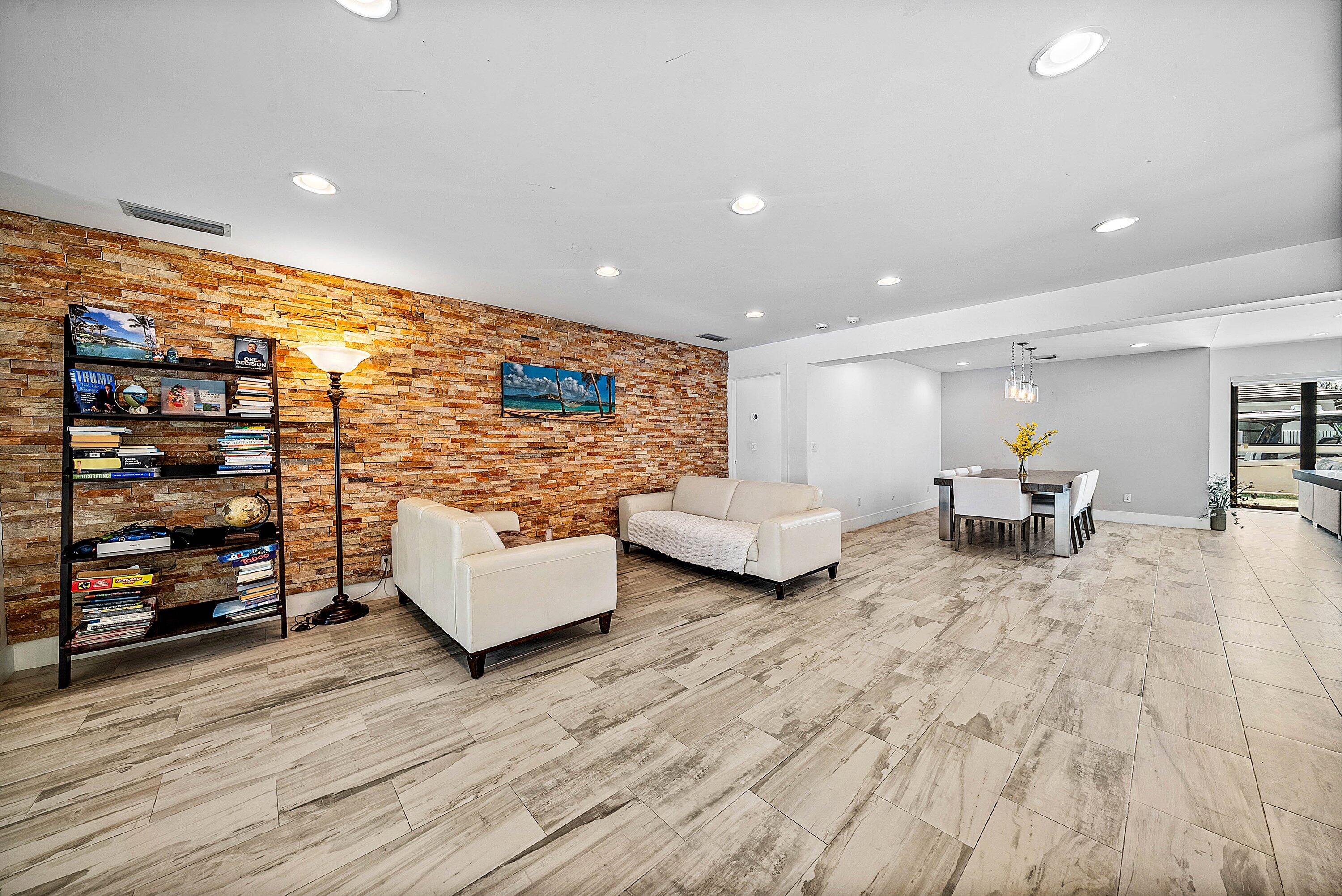 740 Northeast 36th Street Boca Raton, FL 33431 - Photo 7 of 50 010-740Northeast36thStreet-BocaRaton-FL-