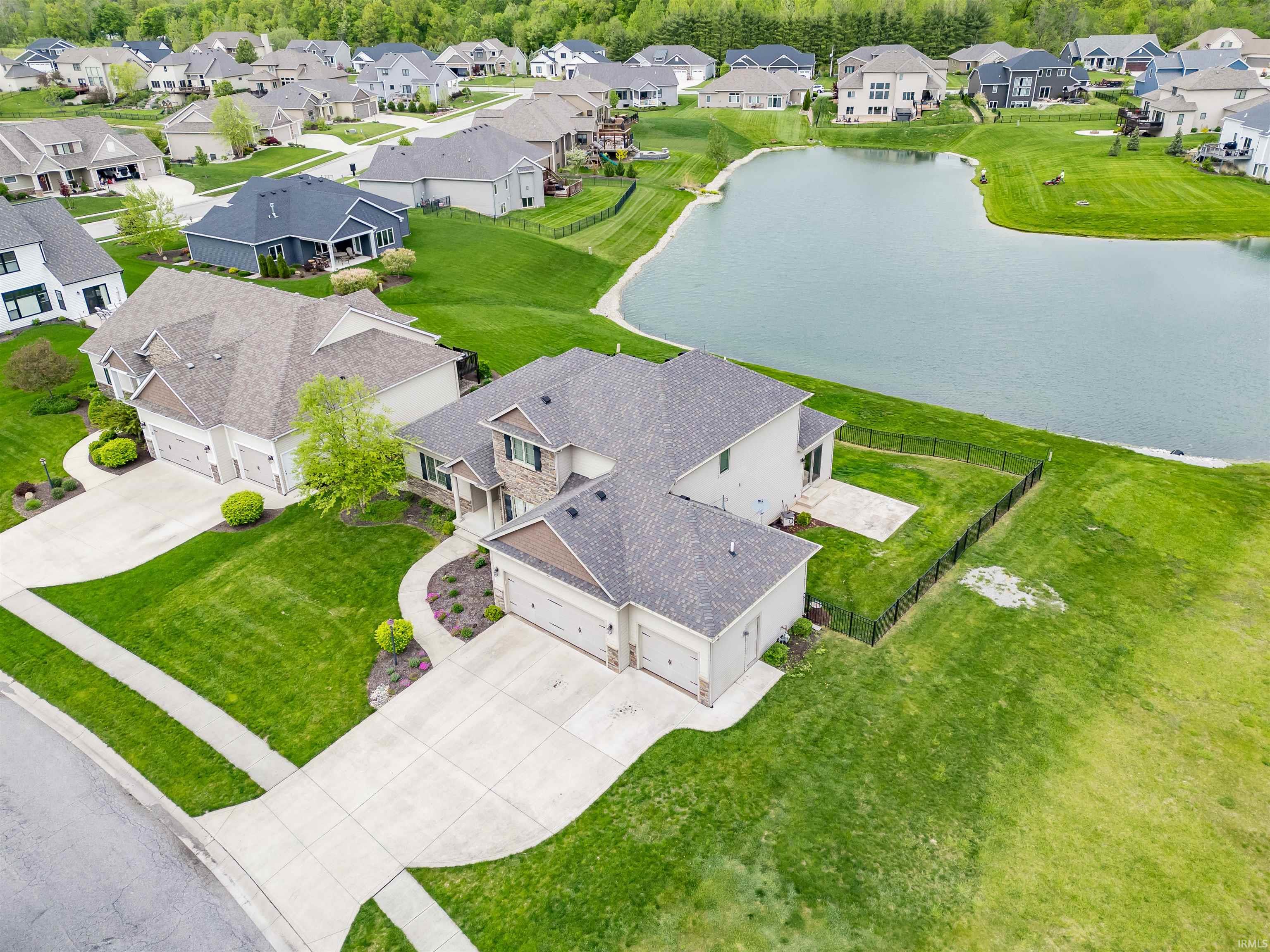 10718 Eagle Riv Run Fort Wayne, IN 46845 - Photo 4 of 36 Gallery Image 4