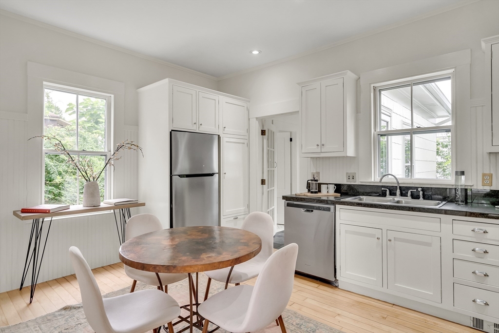 39 Green Street Watertown, MA 02472 - Photo 13 of 29