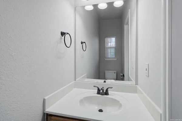 $2,100 | 21827 Goldcrest Run, San Antonio, TX 78258