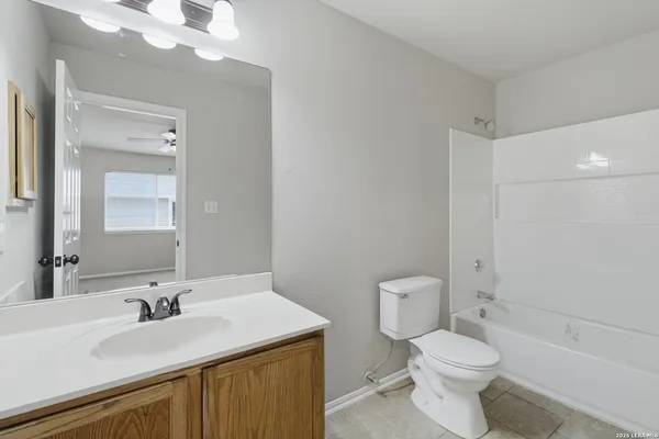 $2,100 | 21827 Goldcrest Run, San Antonio, TX 78258