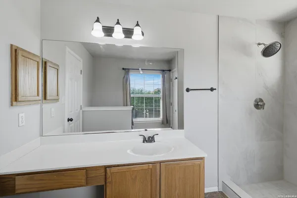 $2,100 | 21827 Goldcrest Run, San Antonio, TX 78258