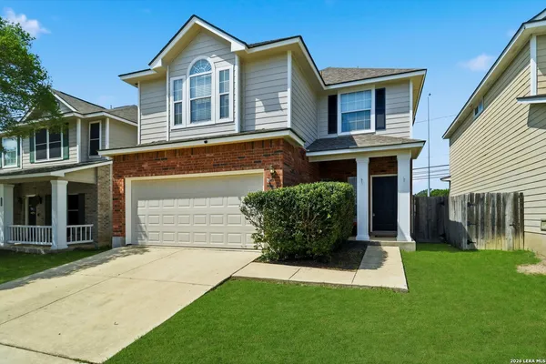 $2,100 | 21827 Goldcrest Run, San Antonio, TX 78258