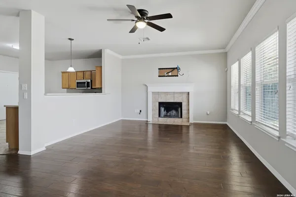 $2,100 | 21827 Goldcrest Run, San Antonio, TX 78258