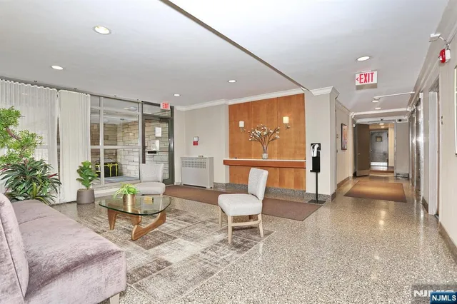 $329,800 | 208 Anderson Street, Unit S4F, Hackensack, NJ 07601