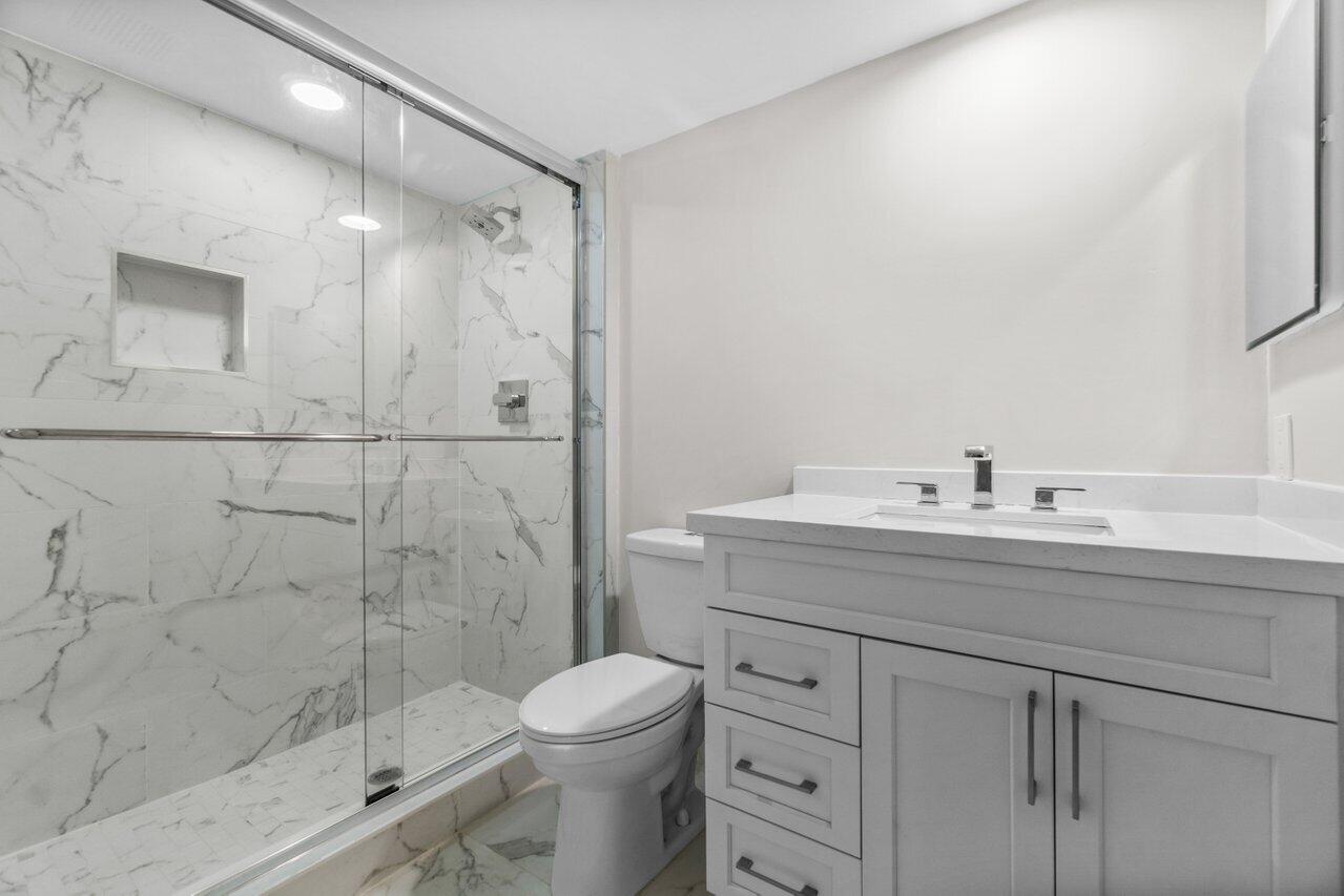 7835 Lakeside Boulevard, Unit 924 Boca Raton, FL 33434 - Photo 15 of 39 017-7835LakesideBoulevard-BocaRaton-FL-3