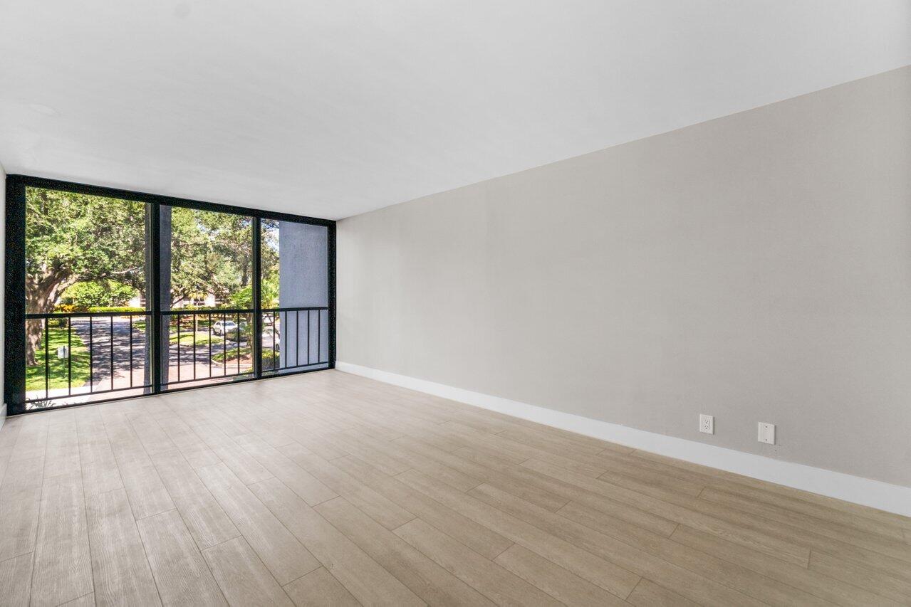 7835 Lakeside Boulevard, Unit 924 Boca Raton, FL 33434 - Photo 3 of 39 004-7835LakesideBoulevard-BocaRaton-FL-3