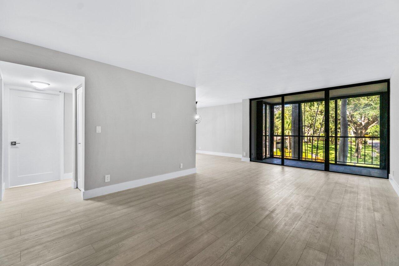 7835 Lakeside Boulevard, Unit 924 Boca Raton, FL 33434 - Photo 4 of 39 005-7835LakesideBoulevard-BocaRaton-FL-3