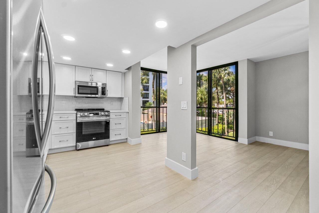 7835 Lakeside Boulevard, Unit 924 Boca Raton, FL 33434 - Photo 7 of 39 009-7835LakesideBoulevard-BocaRaton-FL-3
