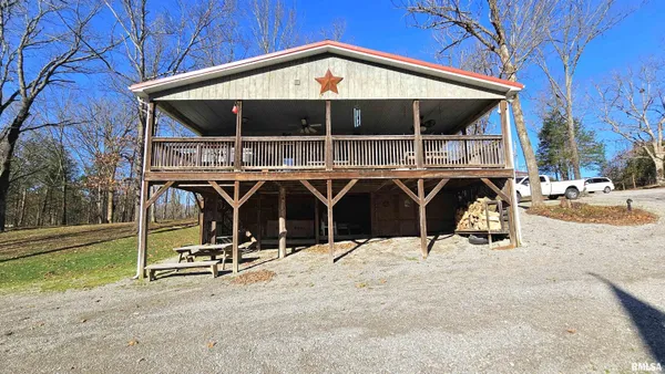 $319,000 | 2 Camp Thirsty Lane, Eddyville, IL 62928