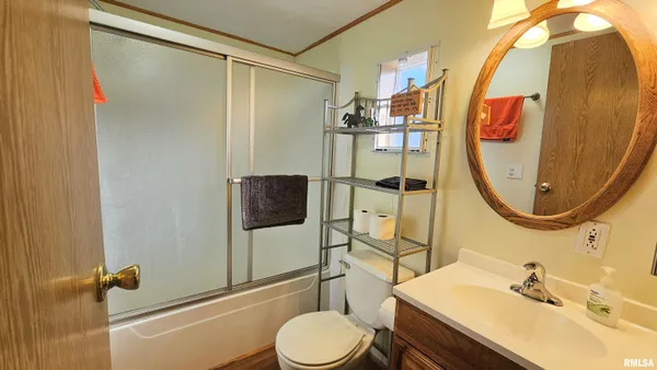 $319,000 | 2 Camp Thirsty Lane, Eddyville, IL 62928