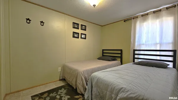 $319,000 | 2 Camp Thirsty Lane, Eddyville, IL 62928