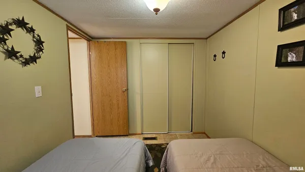 $319,000 | 2 Camp Thirsty Lane, Eddyville, IL 62928