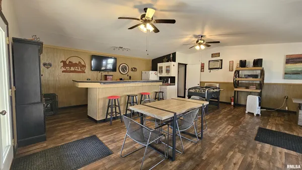 $319,000 | 2 Camp Thirsty Lane, Eddyville, IL 62928