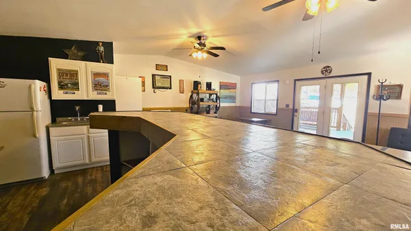 $319,000 | 2 Camp Thirsty Lane, Eddyville, IL 62928