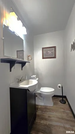 $319,000 | 2 Camp Thirsty Lane, Eddyville, IL 62928