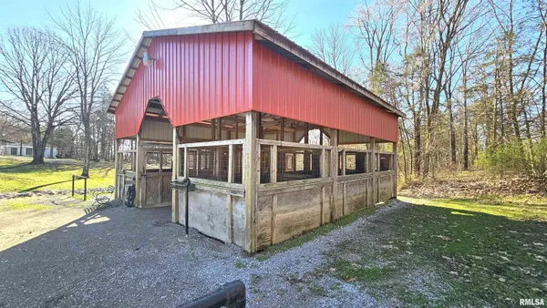 $319,000 | 2 Camp Thirsty Lane, Eddyville, IL 62928