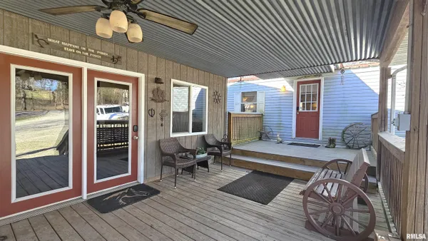 $319,000 | 2 Camp Thirsty Lane, Eddyville, IL 62928