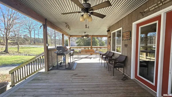 $319,000 | 2 Camp Thirsty Lane, Eddyville, IL 62928