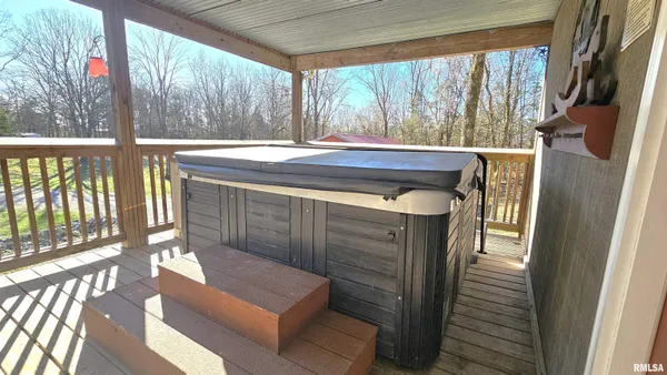 $319,000 | 2 Camp Thirsty Lane, Eddyville, IL 62928
