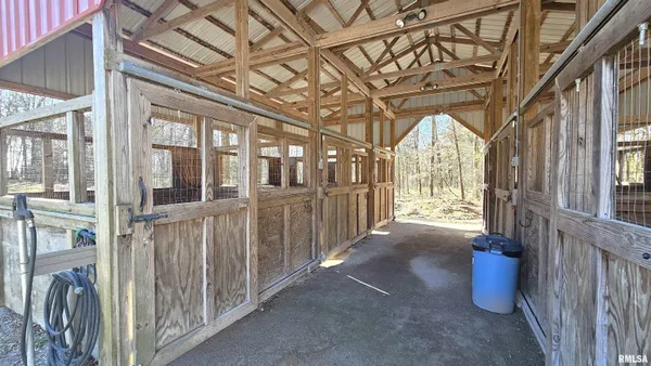 $319,000 | 2 Camp Thirsty Lane, Eddyville, IL 62928