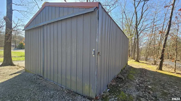 $319,000 | 2 Camp Thirsty Lane, Eddyville, IL 62928