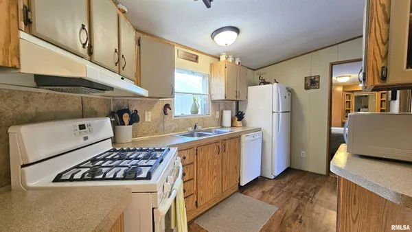 $319,000 | 2 Camp Thirsty Lane, Eddyville, IL 62928