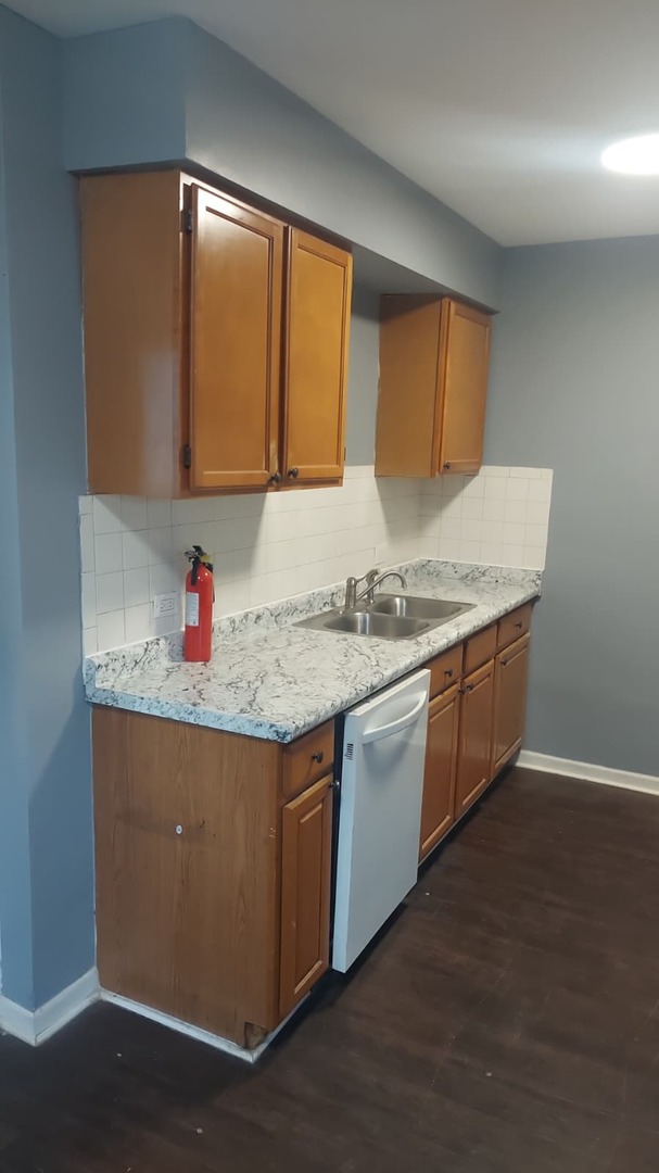 3303 Colgate Avenue, Unit 3303 Zion, IL 60099 - Photo 4 of 12