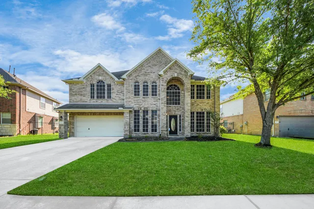 $585,000 | 30214 Vinebriar Drive, Spring, TX 77386