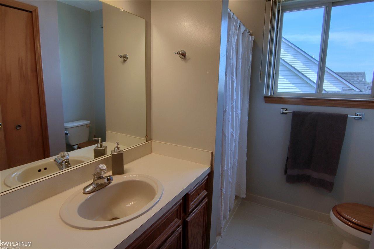 49461 Monte Road New Baltimore, MI 48047 - Photo 17 of 35 31348208-16.JPG