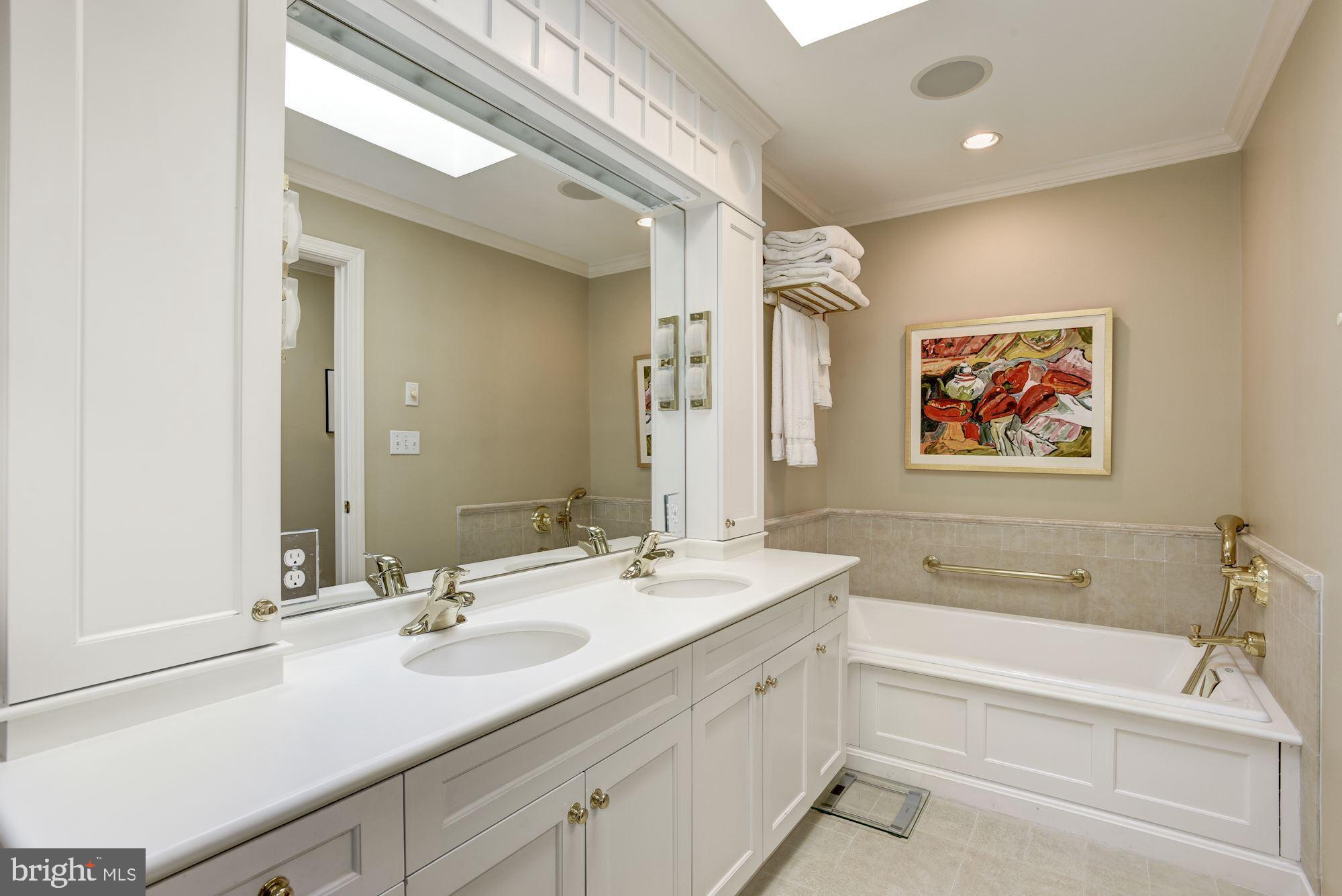 1062 Rector Lane McLean, VA 22102 - Photo 17 of 37 Master Bath