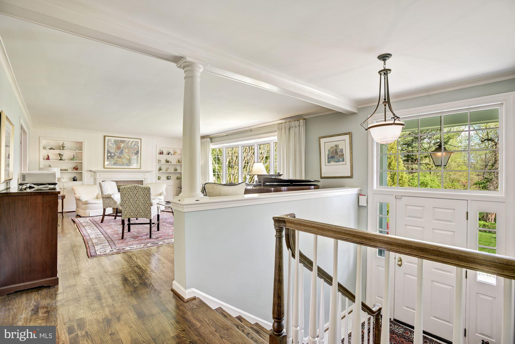 1062 Rector Lane McLean, VA 22102 - Photo 4 of 37 Split Level Foyer