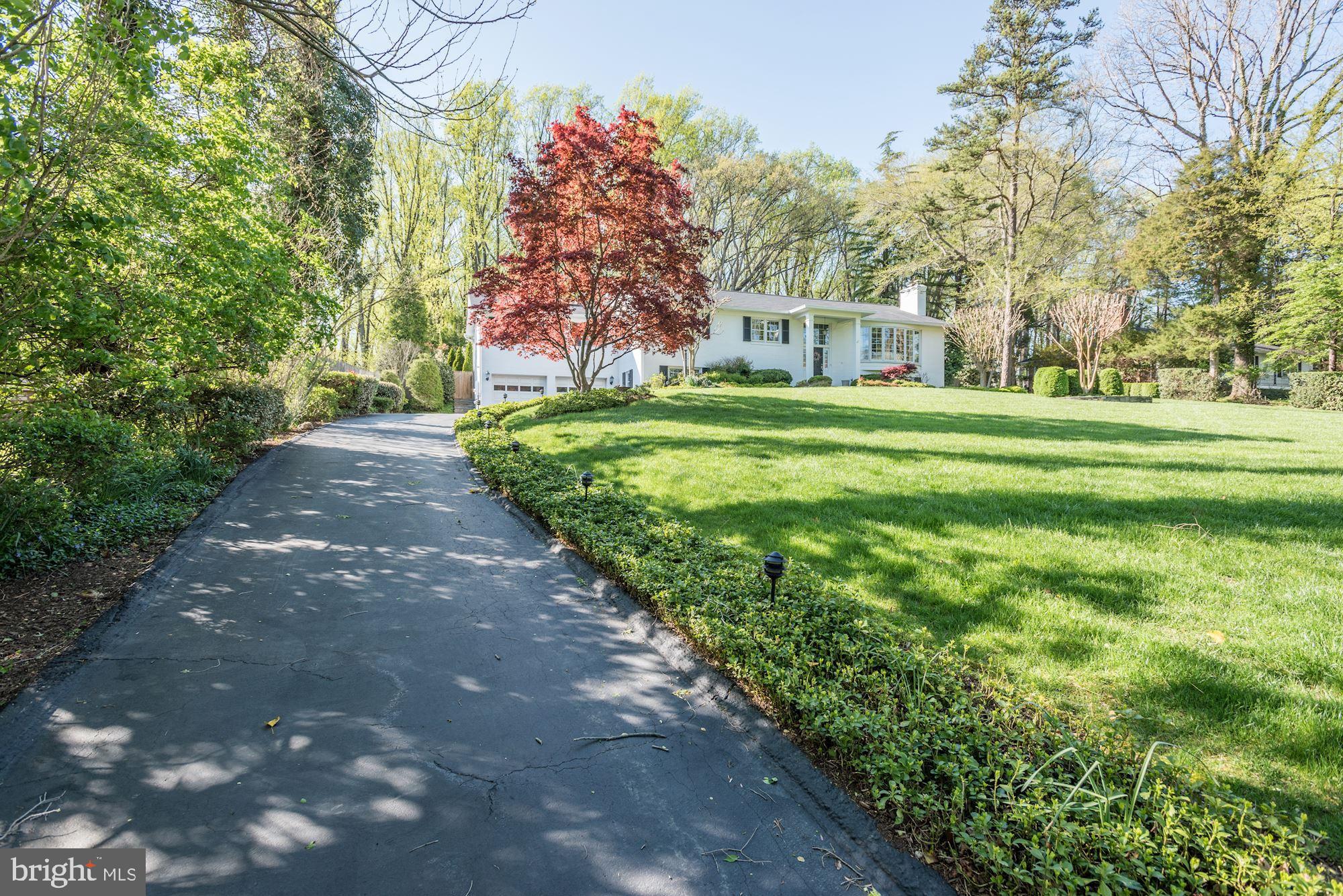 1062 Rector Lane McLean, VA 22102 - Photo 35 of 37 Driveway and Front Yard