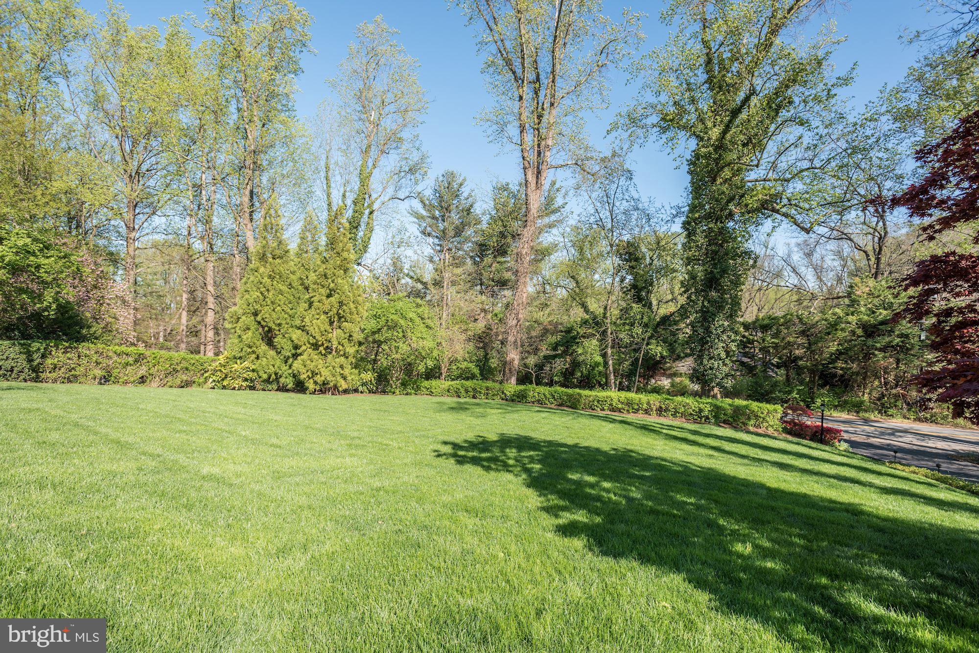1062 Rector Lane McLean, VA 22102 - Photo 36 of 37 Front Yard