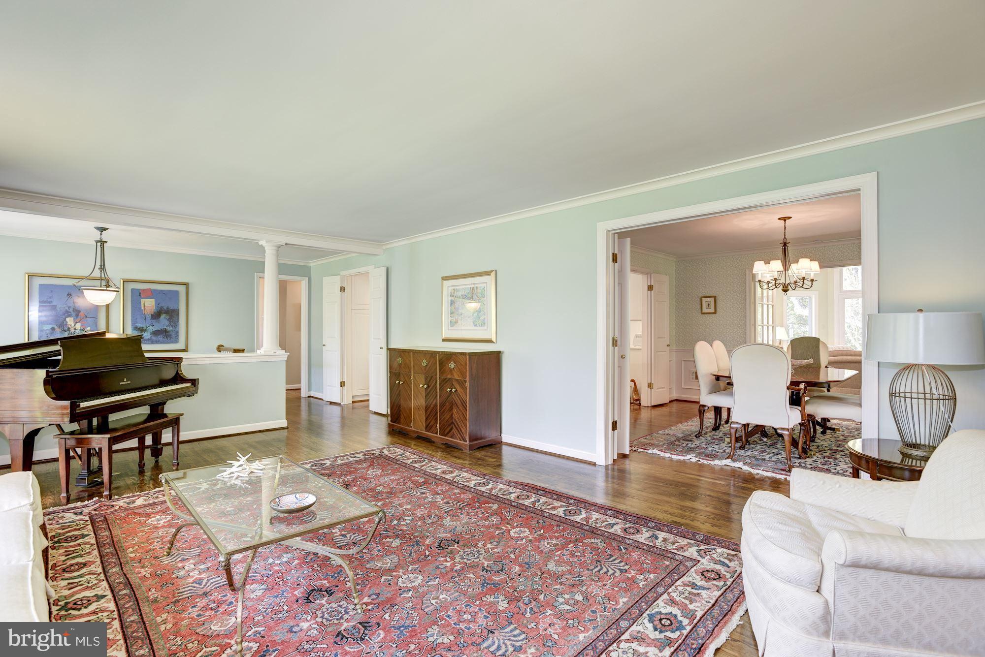 1062 Rector Lane McLean, VA 22102 - Photo 6 of 37 Living Room