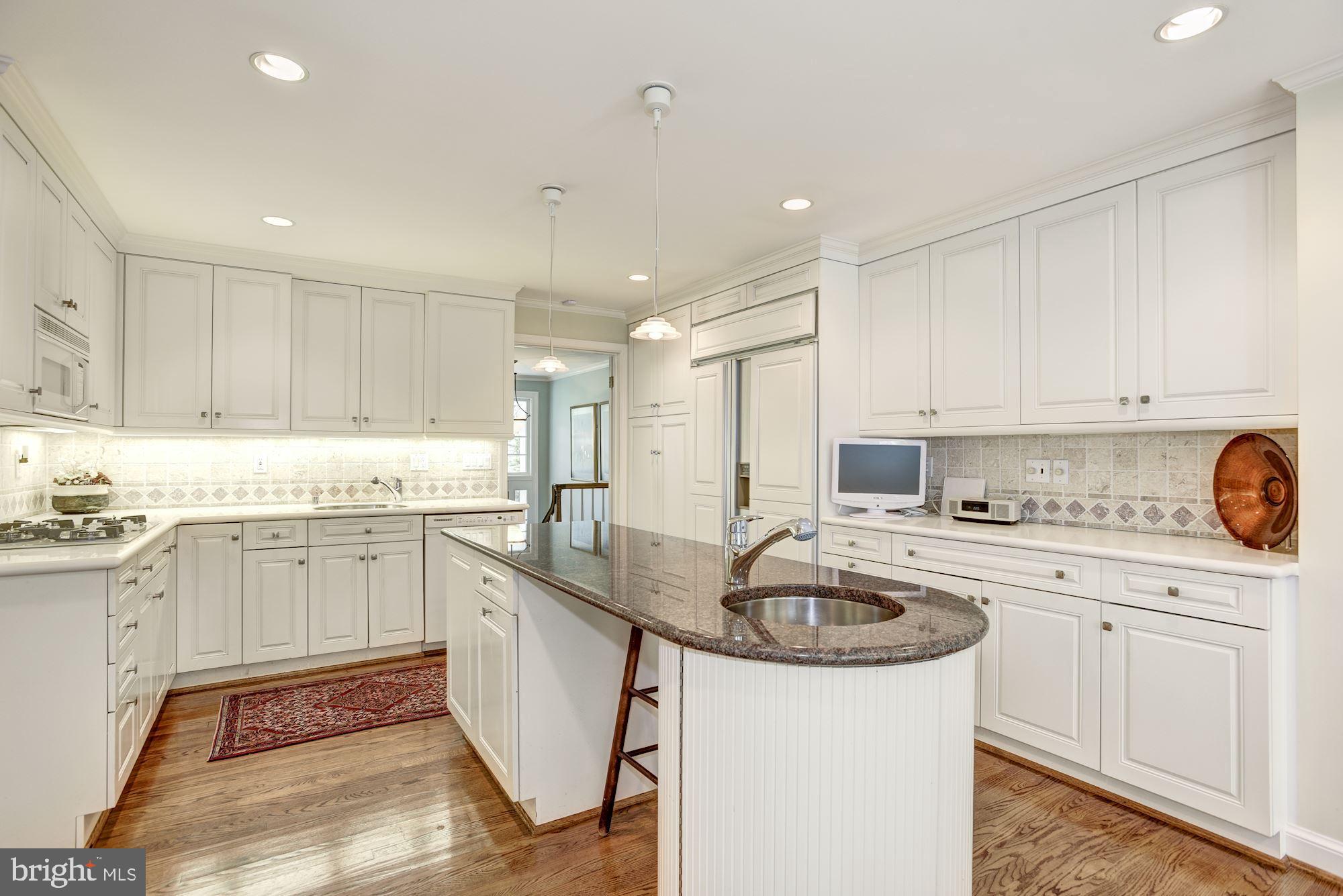 1062 Rector Lane McLean, VA 22102 - Photo 9 of 37 Eat-In Kitchen
