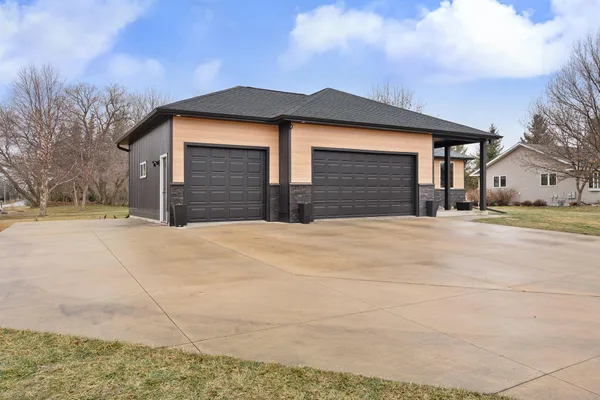 $539,900 | 1602 26th Street Southwest, Austin, MN 55912