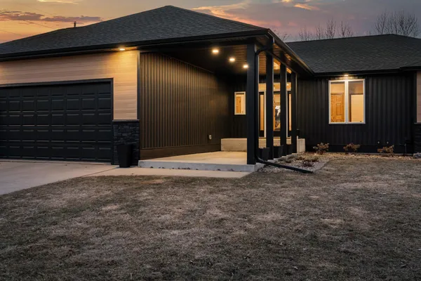 $539,900 | 1602 26th Street Southwest, Austin, MN 55912