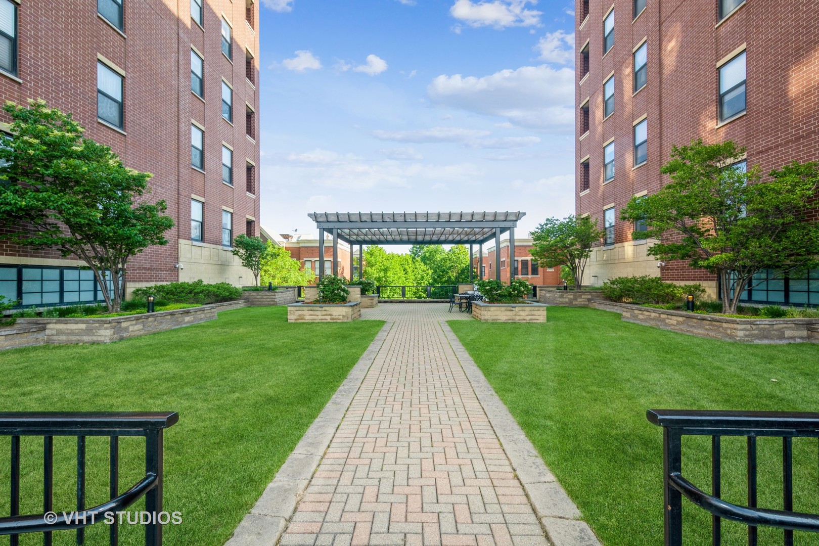 811 West 15th Place, Unit 503 Chicago, IL 60608 - Photo 14 of 21