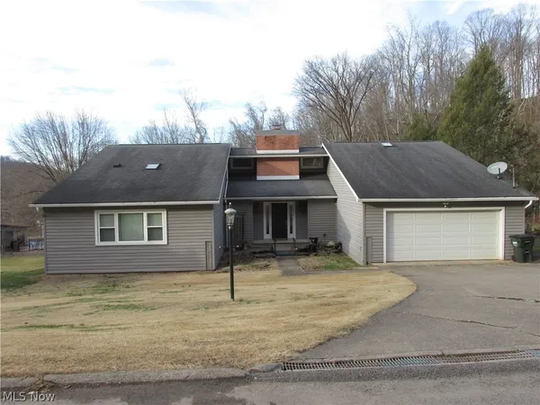 $235,000 | 33 Mound Manor Road, St. Marys, WV 26170