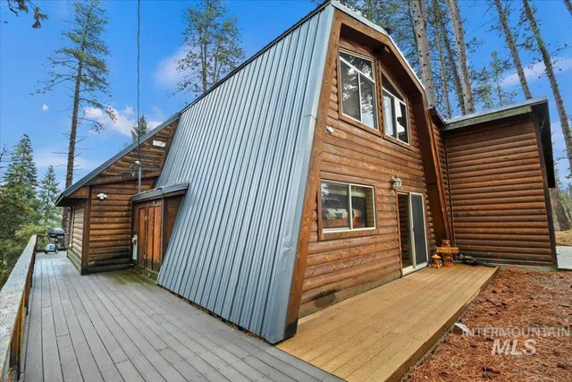 $515,000 | 9 Moonglow Drive, Garden Valley, ID 83622